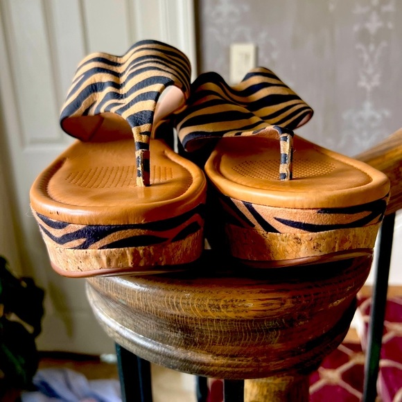 Corso Como ladies giraffe, print slip on thong style sandal size 10. Exc cond. - Picture 3 of 12